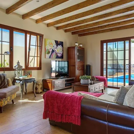 Sleeps 9 With Pool Air Con And Wifi Villa *