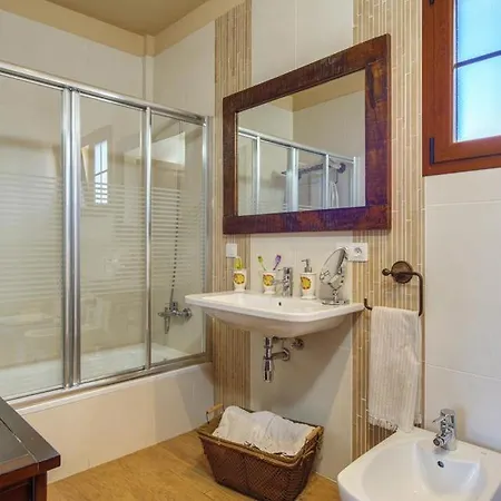 Sleeps 9 With Pool Air Con And Wifi Costa Teguise