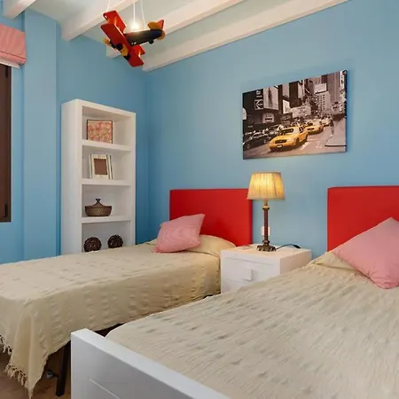 Sleeps 9 With Pool Air Con And Wifi Villa